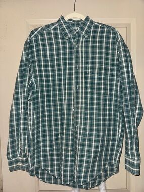 Casual Green Plaid Button-Down Shirt